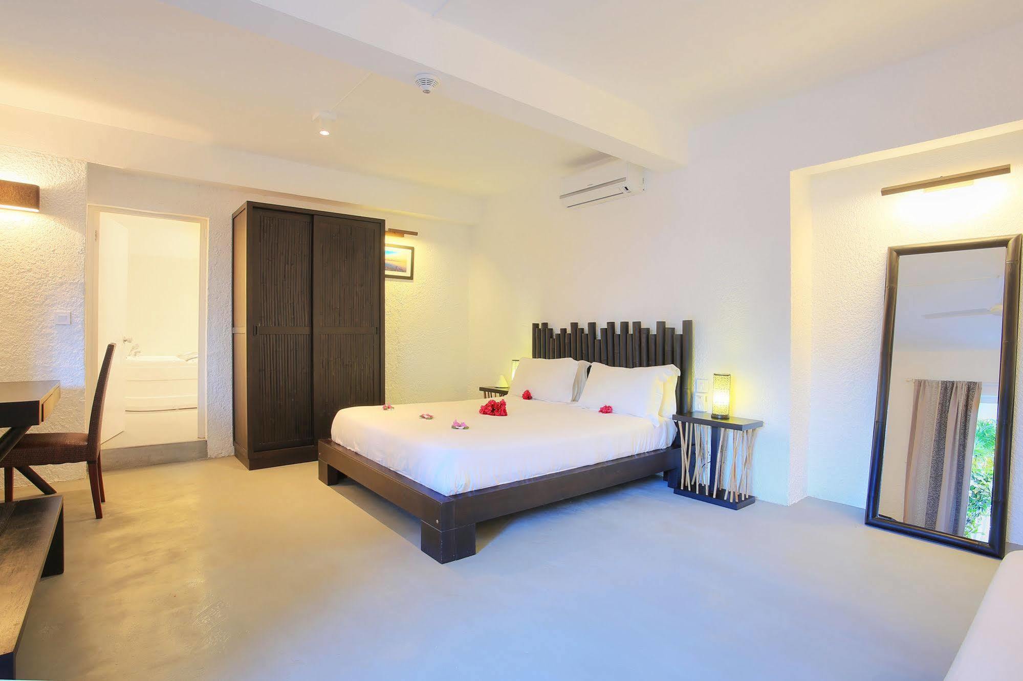 גראנדה באיה Esprit Libre Restaurant & Guest House מראה חיצוני תמונה