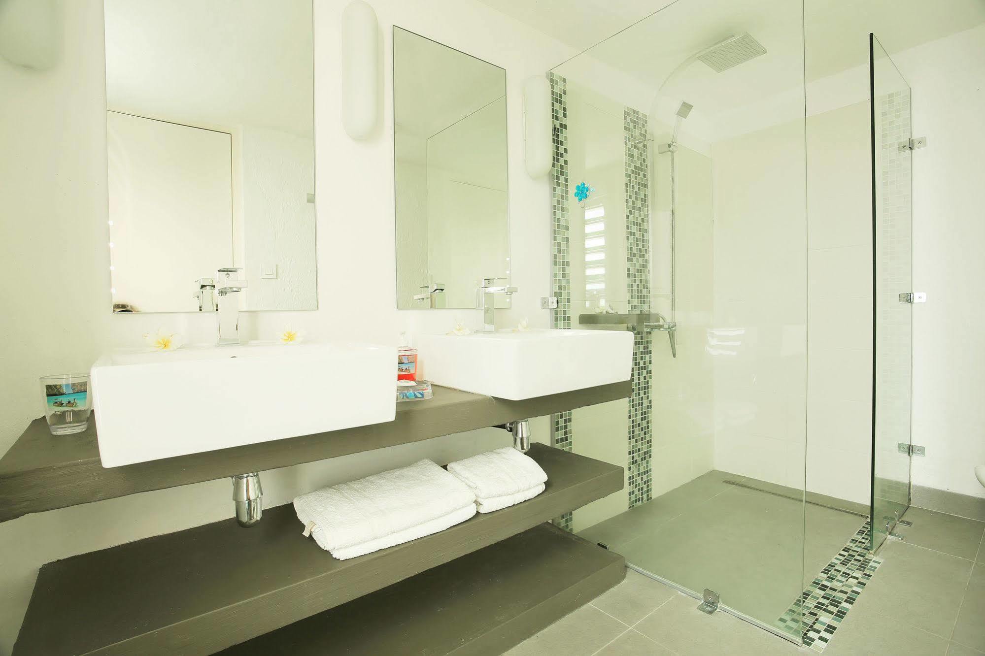 גראנדה באיה Esprit Libre Restaurant & Guest House מראה חיצוני תמונה