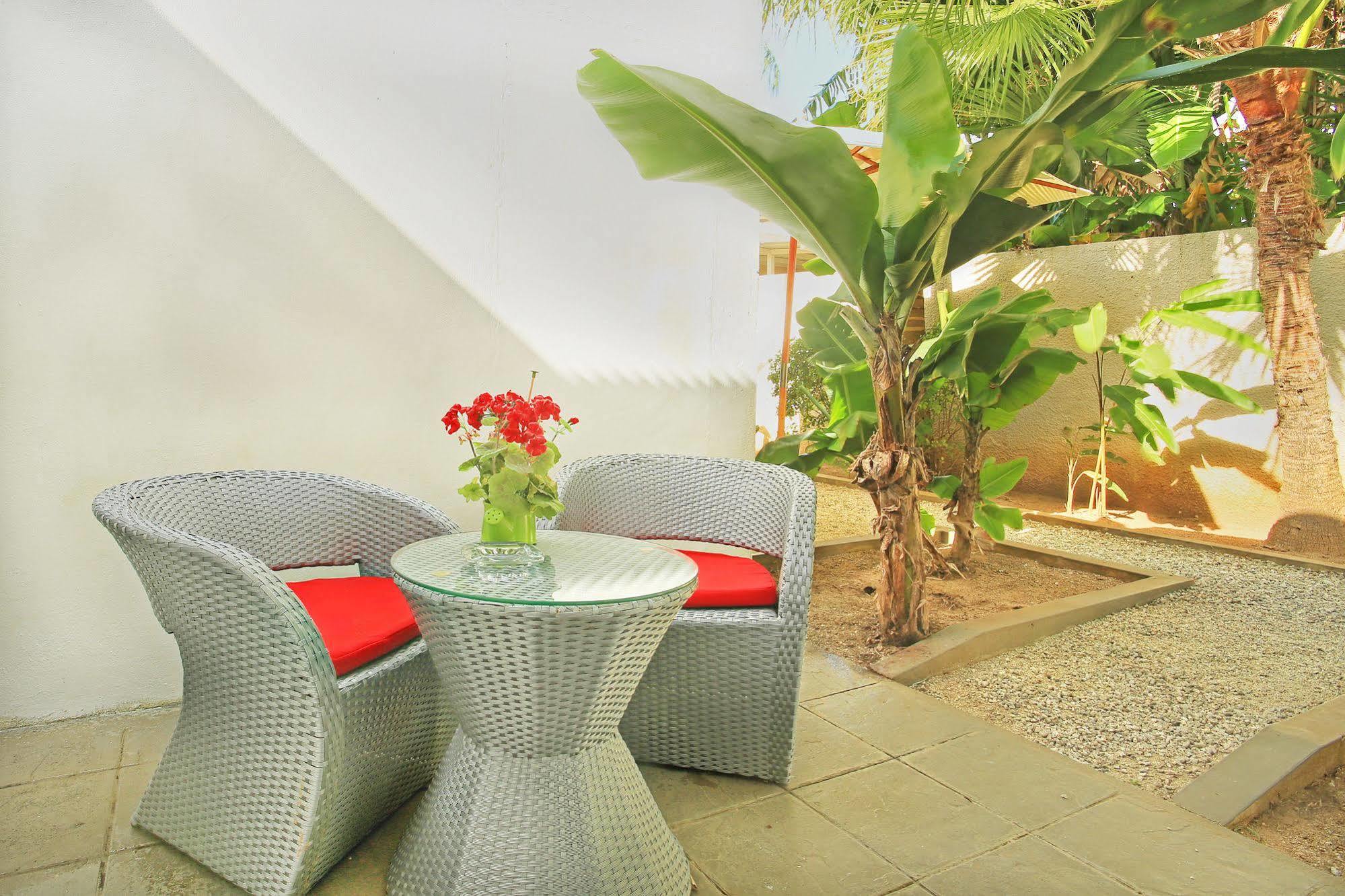 גראנדה באיה Esprit Libre Restaurant & Guest House מראה חיצוני תמונה