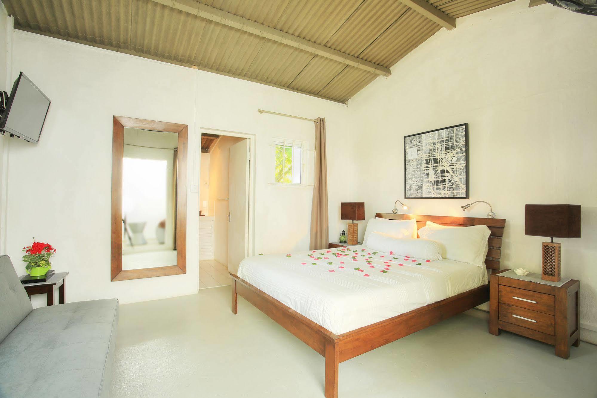 גראנדה באיה Esprit Libre Restaurant & Guest House מראה חיצוני תמונה