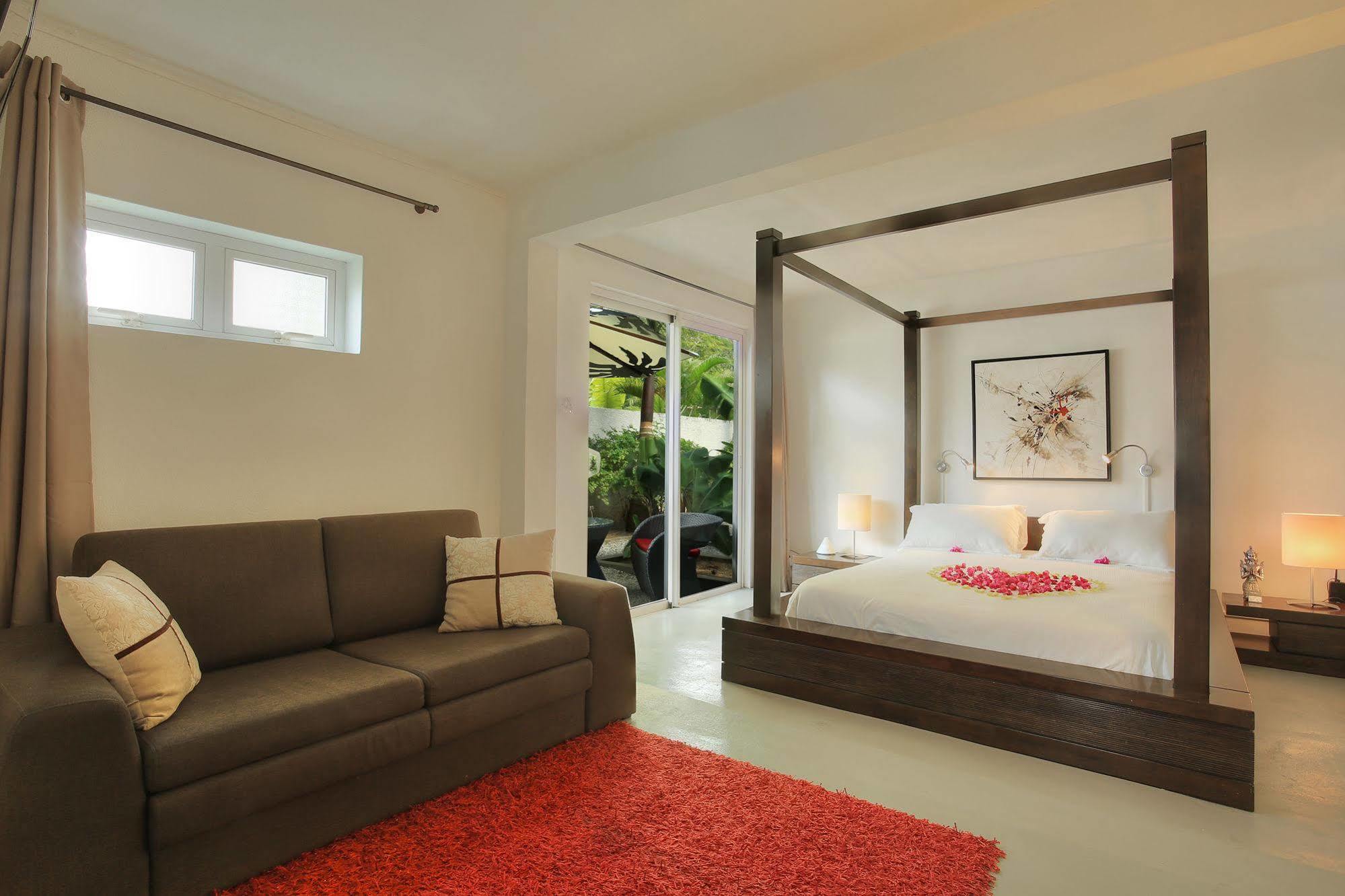 גראנדה באיה Esprit Libre Restaurant & Guest House מראה חיצוני תמונה